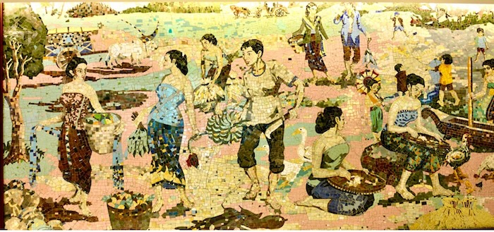 Fig. 1 Kehidupan Masyarakat Jawa Tengah (Community Life in Central Java)/ Section of the mosaic installed at Ambarrukmo Hotel, Yogyakarta.
